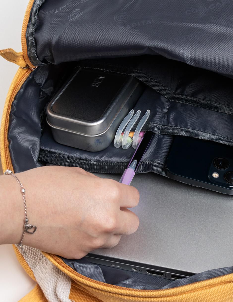 Mochila con portalaptop Canva 5