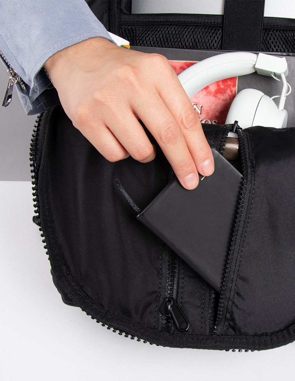 Mochila con portalaptop Slay impermeable 8
